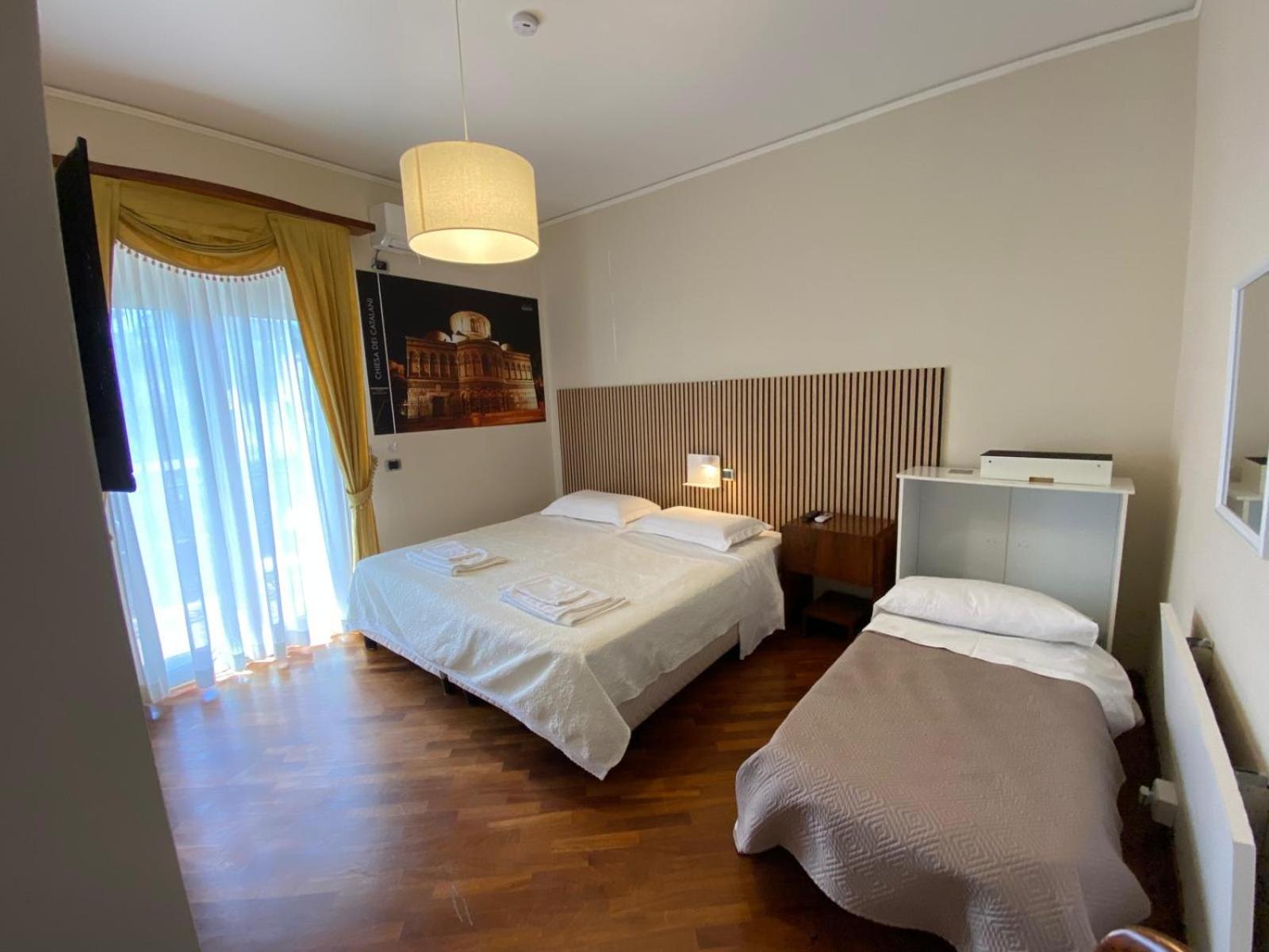 Casa Battisti Messina Guest House In Centro Citta, Ideale Per Famiglie O Gruppi Экстерьер фото