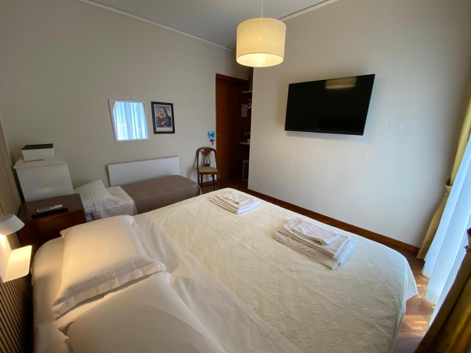 Casa Battisti Messina Guest House In Centro Citta, Ideale Per Famiglie O Gruppi Экстерьер фото